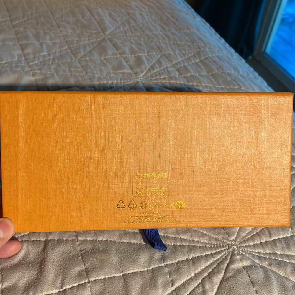 Louis Vuitton Authentic Box - Picture 5 of 13
